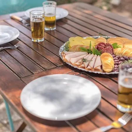 Apartment Castle's Nest 2 *