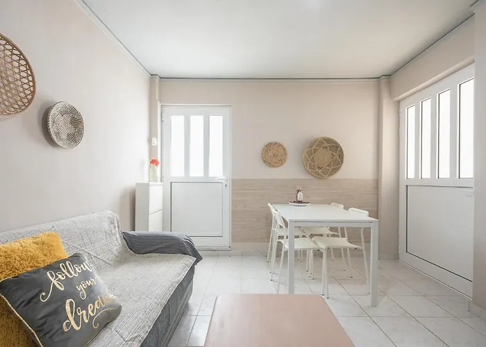 Castle's Nest 2 Kástro Tornéze